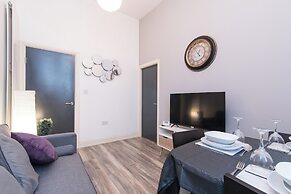Tranquil Derby 2 Bedroom Apartment Retreat