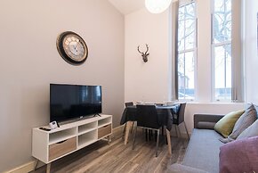 Tranquil Derby 2 Bedroom Apartment Retreat
