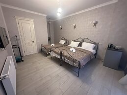 Silver 44 Hotel