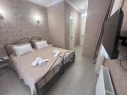 Silver 44 Hotel