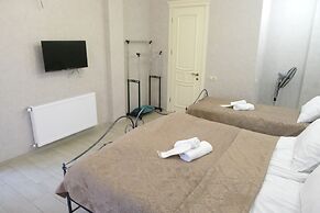 Silver 44 Hotel