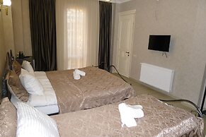Silver 44 Hotel