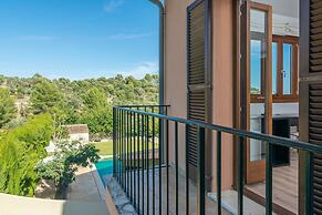 Villa in Mancor With Pool & Mountain Views