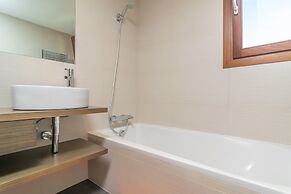 Villa in Mancor With Pool & Mountain Views
