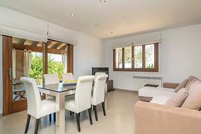 Villa in Mancor With Pool & Mountain Views