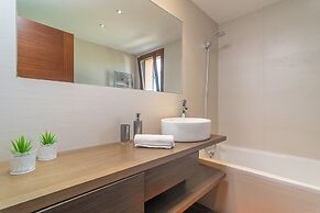 Villa in Mancor With Pool & Mountain Views