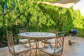 Villa in Mancor With Pool & Mountain Views