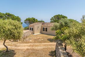 Peaceful Villa With Sea Views