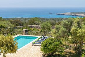 Peaceful Villa With Sea Views