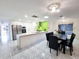 5 Bedrooms Spacious Home