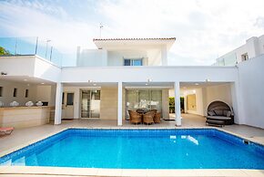 Beachfront 3 BDR Villa With Pool