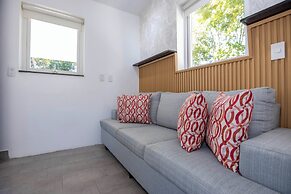 Villa Twelve27