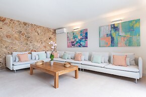 Can Font - Villa With Private Pool