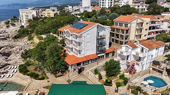 Hotel R