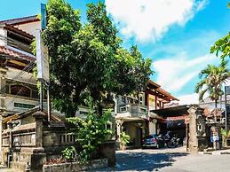 Hotel Candra Adigraha
