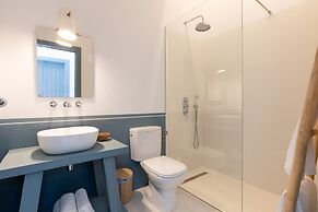Villa in Menorca With Private Pool & Beach Access