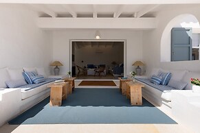 Villa in Menorca With Private Pool & Beach Access