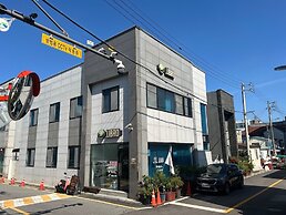 JJBRO HOSTELL