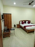 Hotel Lavish Inn