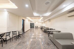Saavi Hotel Sector- 45