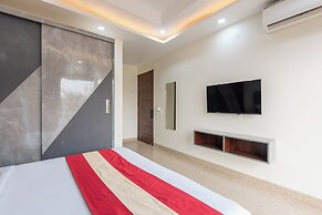 Saavi Hotel Sector- 45