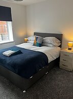 2 Bed Flat - Sleeps 4 - Pets - Garden - Parking