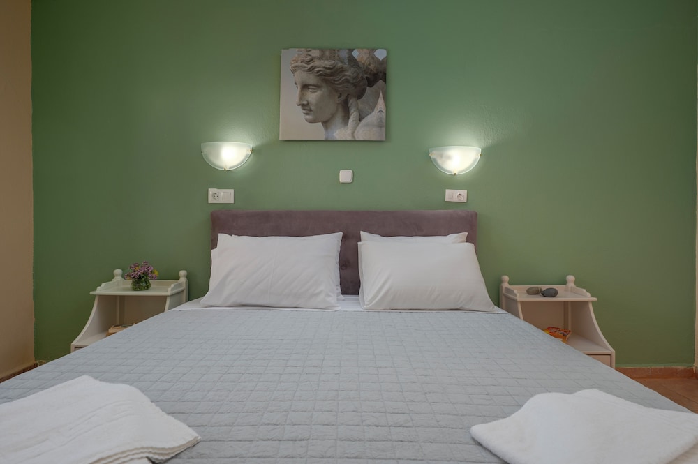Julia Hotel