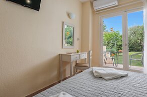 Julia Hotel
