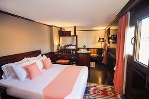 YOU Cairo Nile View Hotel