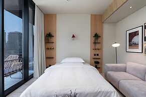 Chic Studio w Burj Khalifa View Balcony