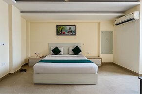 Hotel Good Luck by JMD Group