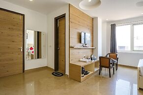 Hotel Good Luck by JMD Group