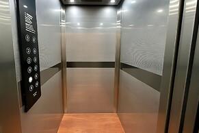 Hotel Good Luck by JMD Group