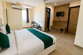Hotel Good Luck by JMD Group