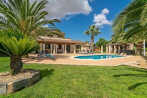 Villa in Llucmajor With Pool and Jacuzzi