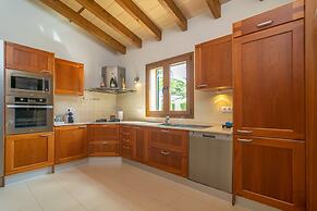 Villa in Llucmajor With Pool and Jacuzzi