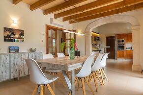 Villa in Llucmajor With Pool and Jacuzzi