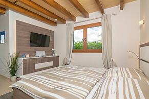 Villa in Llucmajor With Pool and Jacuzzi