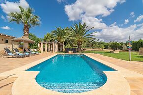 Villa in Llucmajor With Pool and Jacuzzi