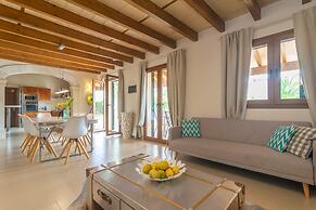 Villa in Llucmajor With Pool and Jacuzzi