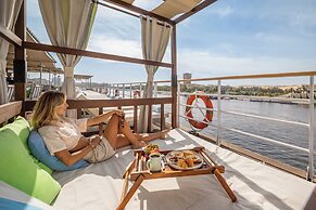 MY Alyssa Nile Cruise