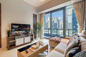 Stylish Marina-front 2BR Near Top Attractions