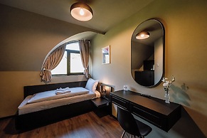 Motel Oasis