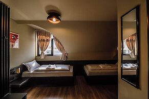 Motel Oasis