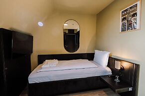 Motel Oasis