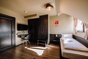 Motel Oasis