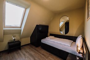 Motel Oasis