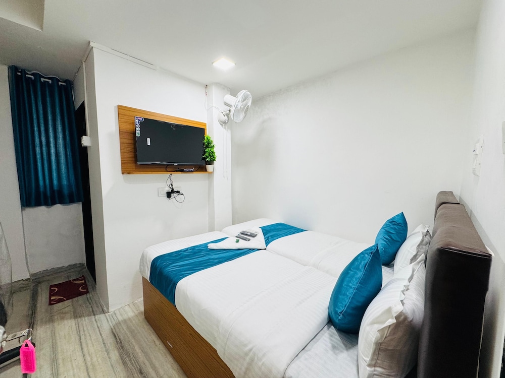 Hotel Raksha Residency