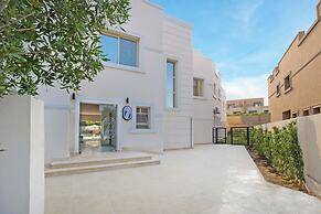 Seven Stays Zayed
