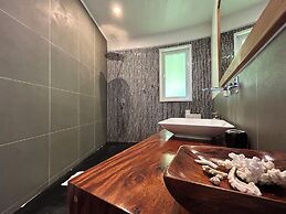 Black Pearl Resort